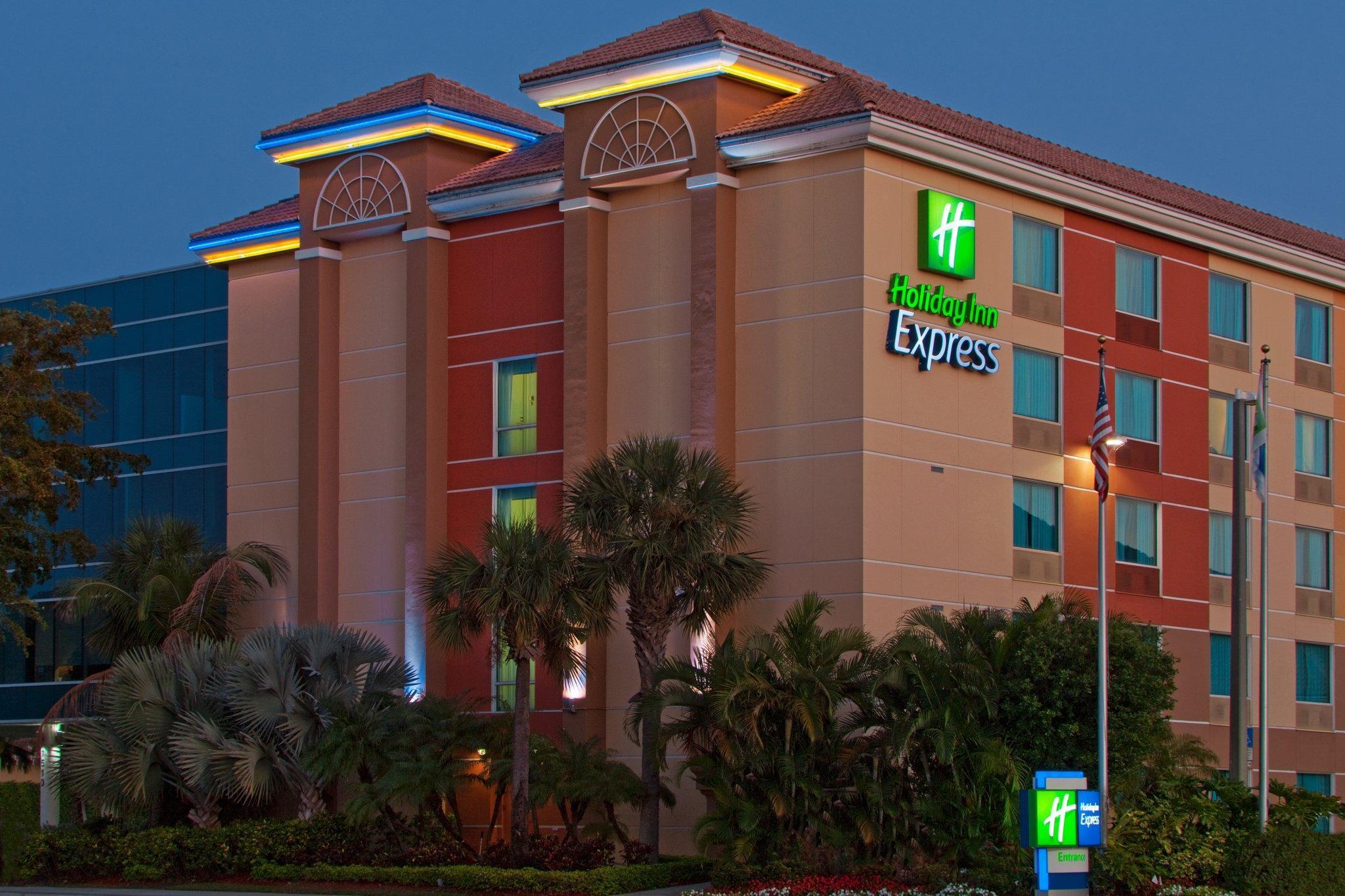 Holiday Inn Express Ft Lauderdale Cruise-Airport By Ihg Fort Lauderdale Bagian luar foto