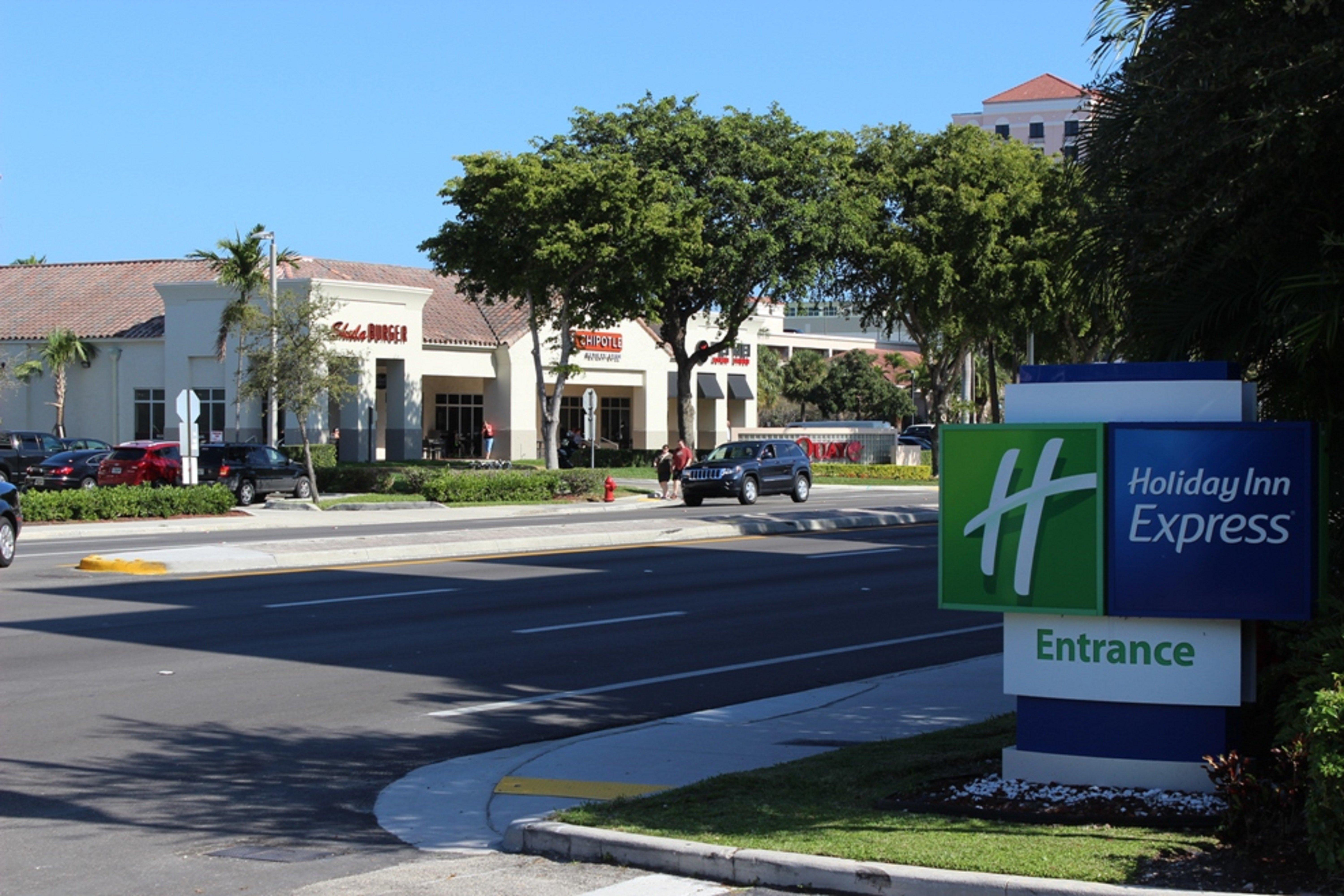 Holiday Inn Express Ft Lauderdale Cruise-Airport By Ihg Fort Lauderdale Bagian luar foto