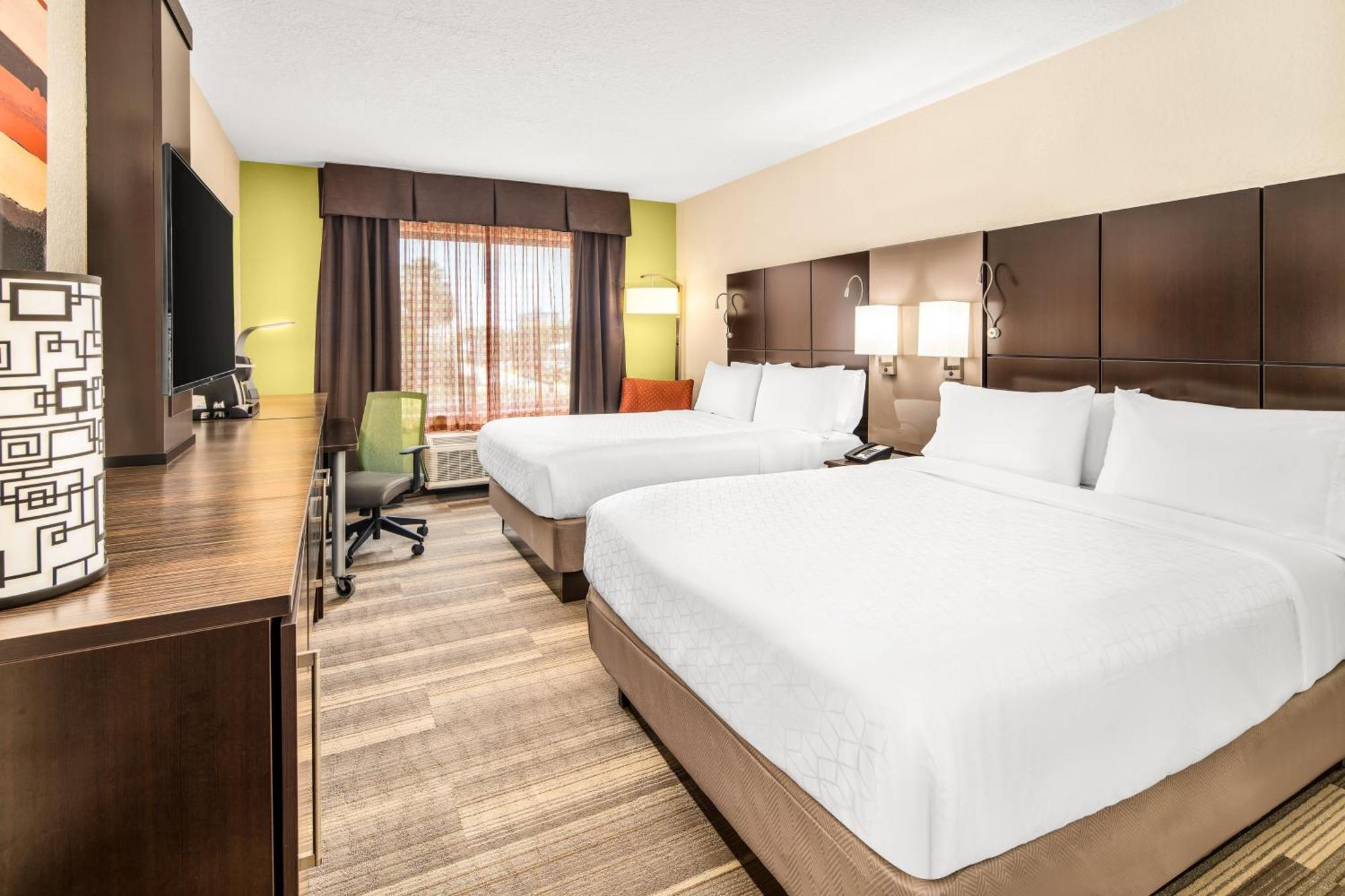 Holiday Inn Express Ft Lauderdale Cruise-Airport By Ihg Fort Lauderdale Bagian luar foto