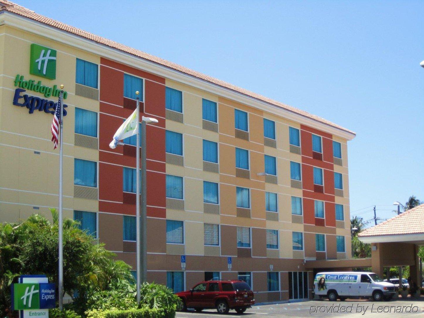 Holiday Inn Express Ft Lauderdale Cruise-Airport By Ihg Fort Lauderdale Bagian luar foto