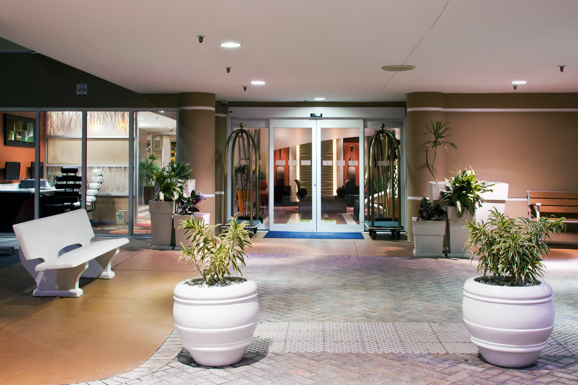 Holiday Inn Express Ft Lauderdale Cruise-Airport By Ihg Fort Lauderdale Bagian luar foto